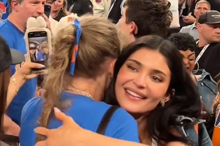 Image Credit; Instagram @ExtraTV