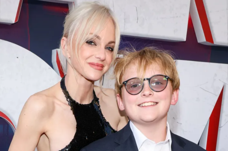 Anna Faris and Son Jack Make Rare Red Carpet Appearance