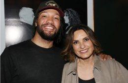 Jalen Brunson and Mariska Hargitay share a heartfelt moment during Every Brilliant Thing at New York's Hudson Theatre.