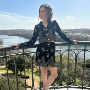 Anna Kendrick to Direct Seven Husbands of Evelyn Hugo