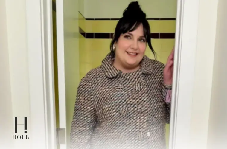 Lena Dunham attends Taylor Swift and Travis Kelce's wedding at Madison Square Garden.