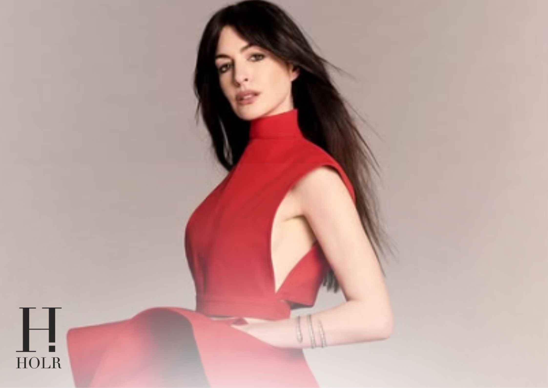 Anne Hathaway Reflects on Working With Christopher Nolan Again