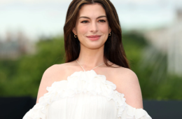 Anne Hathaway poses with her baby bump at The Odyssey London photocall alongside Robert Pattinson and the film's cast.