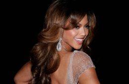 Beyoncé promotes her surprise single "Morning Dew (Donk)" ahead of the B'Day 20th anniversary celebration.