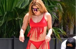 Shakira enjoying a beach break in Miami during her Las Mujeres Ya No Lloran World Tour.
