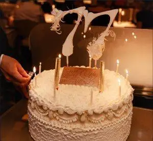 Vera Wang celebrates her 77th birthday in Paris, debuting a chic shoulder-length honey-blonde hairstyle while wearing an elegant white halter gown.