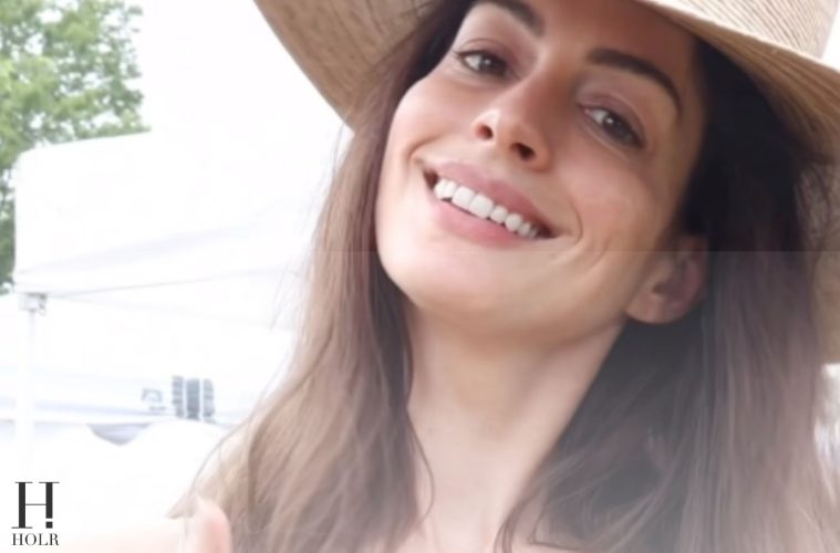 Anne Hathaway’s The End of Oak Street Is a Family Affair