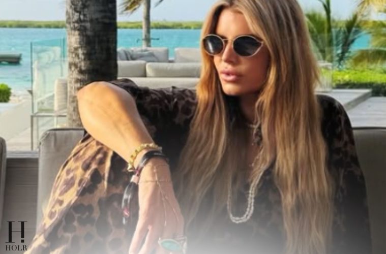 Jessica Simpson Soaks Up the Sun in Turks & Caicos