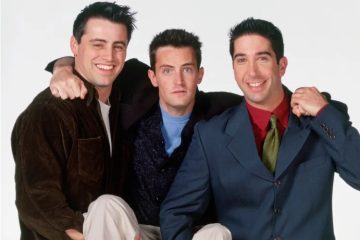 10 Photos of Matthew Perry Being Everyone’s Friend Behind the Scenes